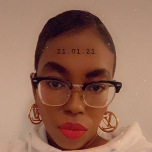 Meet your Posher, Luella